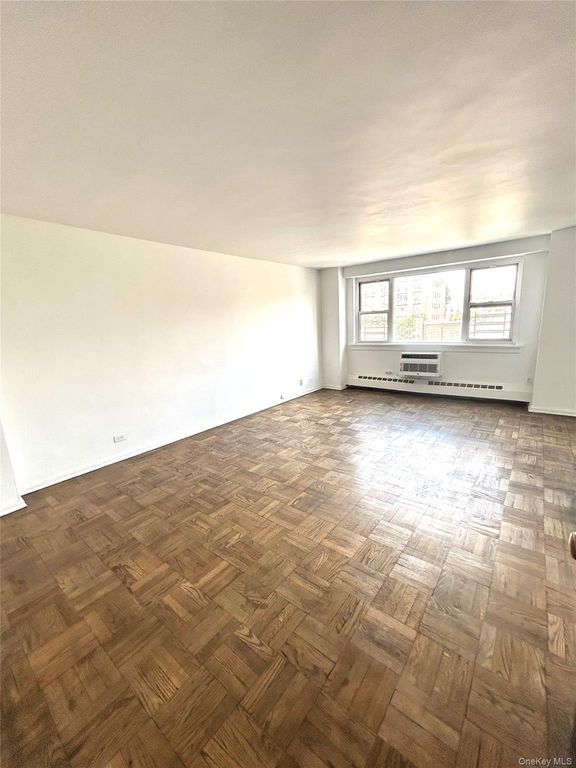 89-00 170 Street 5E, Jamaica Hills, NY 11432 — photo 2