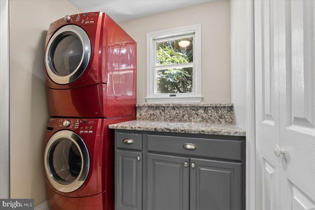 88 COLUMBIA AVE, Hopewell, NJ 08525