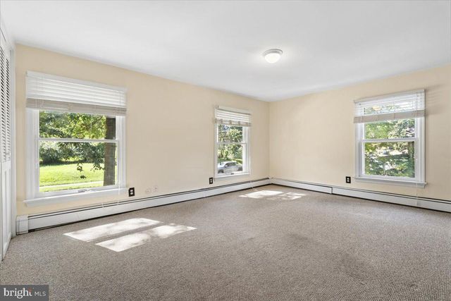 88 COLUMBIA AVE, Hopewell, NJ 08525