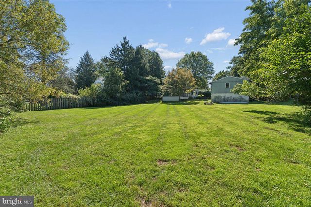 88 COLUMBIA AVE, Hopewell, NJ 08525