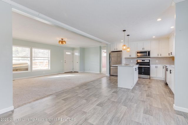 680 N Gallery Drive, Eaton Rapids, MI 48827