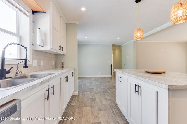 680 N Gallery Drive, Eaton Rapids, MI 48827