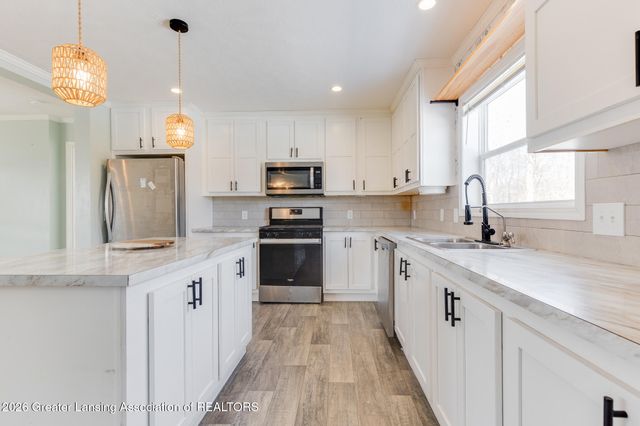680 N Gallery Drive, Eaton Rapids, MI 48827