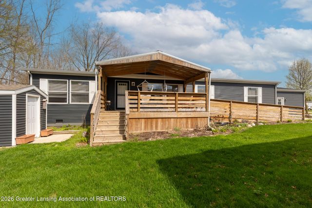 680 N Gallery Drive, Eaton Rapids, MI 48827