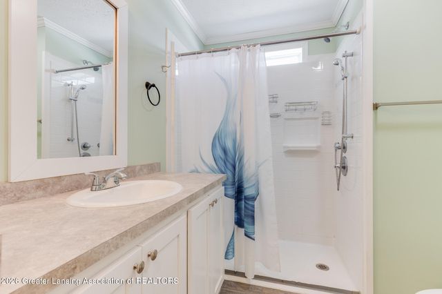 680 N Gallery Drive, Eaton Rapids, MI 48827