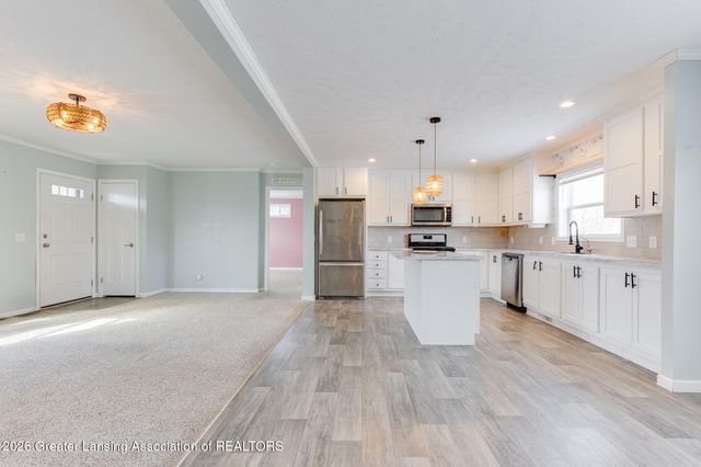 680 N Gallery Drive, Eaton Rapids, MI 48827