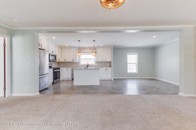 680 N Gallery Drive, Eaton Rapids, MI 48827