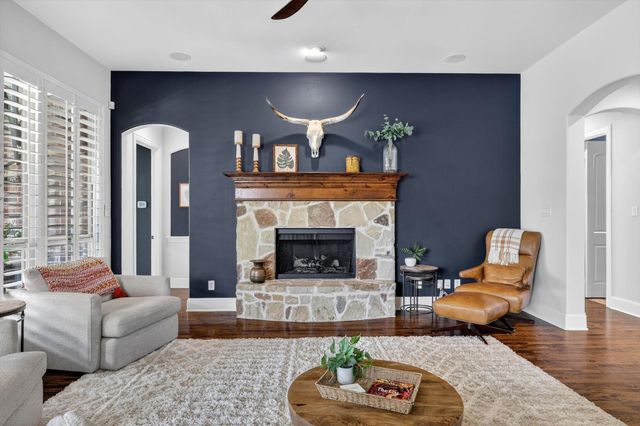 418 Sleepy Creek Drive, Frisco, TX 75036