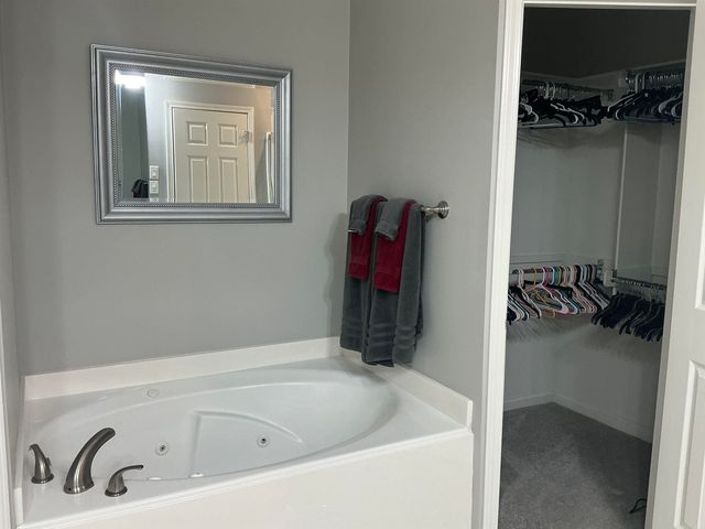 1016 Heritage Way, Benton, AR 72019