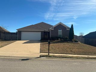 1016 Heritage Way, Benton, AR 72019