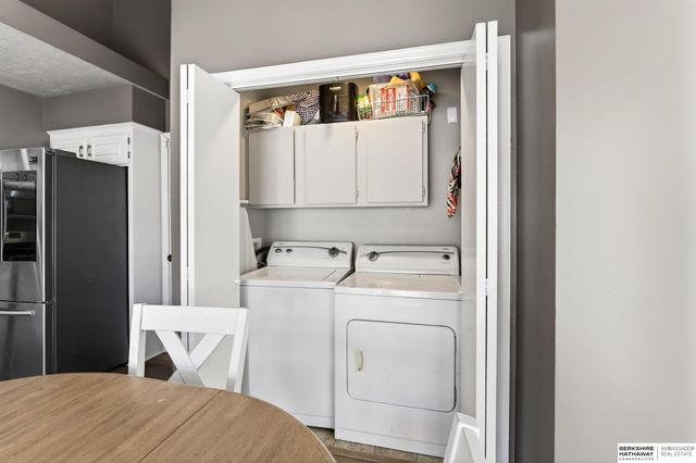 508 Oakwood Drive, Papillion, NE 68133