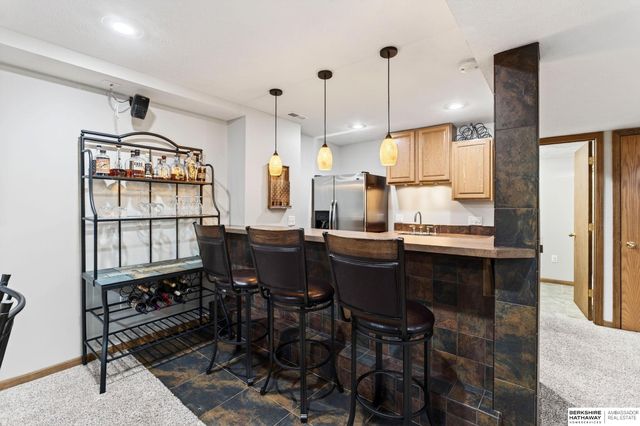 508 Oakwood Drive, Papillion, NE 68133