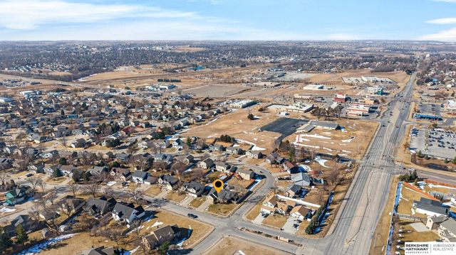 508 Oakwood Drive, Papillion, NE 68133