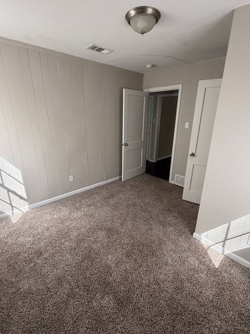 910 Newton Street, Arlington, TX 76010