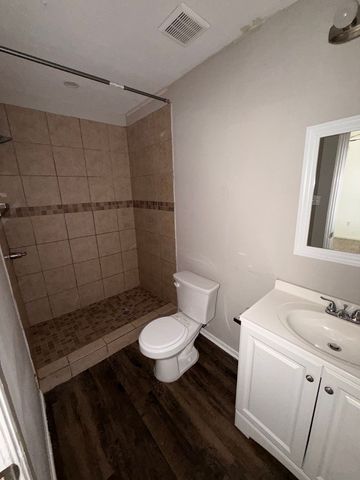 910 Newton Street, Arlington, TX 76010