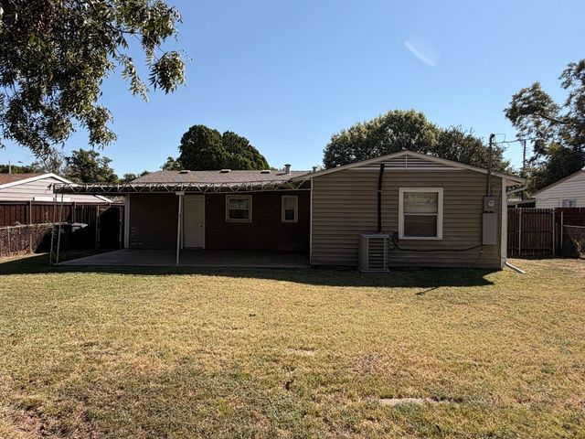 910 Newton Street, Arlington, TX 76010