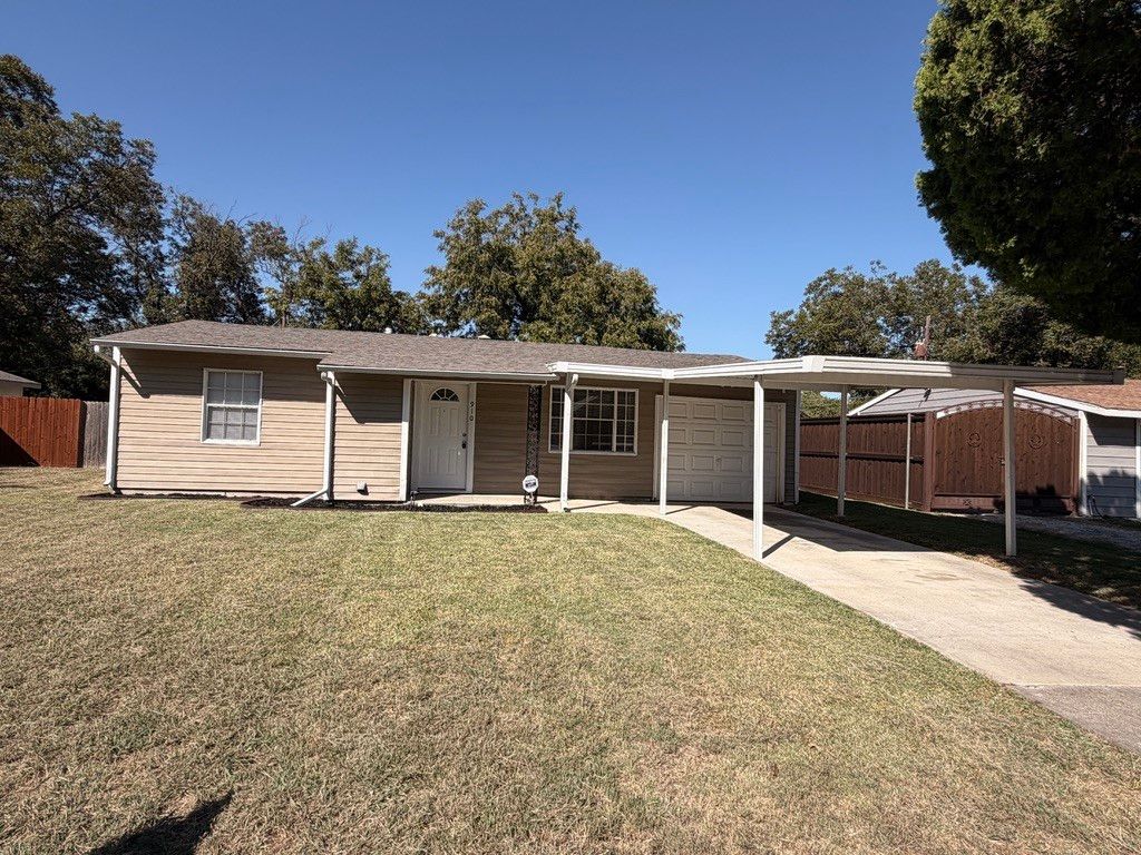 910 Newton Street, Arlington, TX 76010