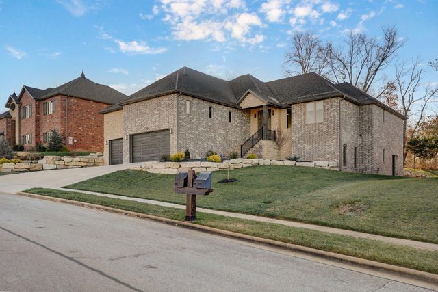 348 W Monarchwood Drive, Nixa, MO 65714