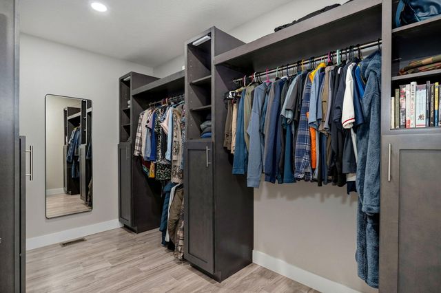 348 W Monarchwood Drive, Nixa, MO 65714