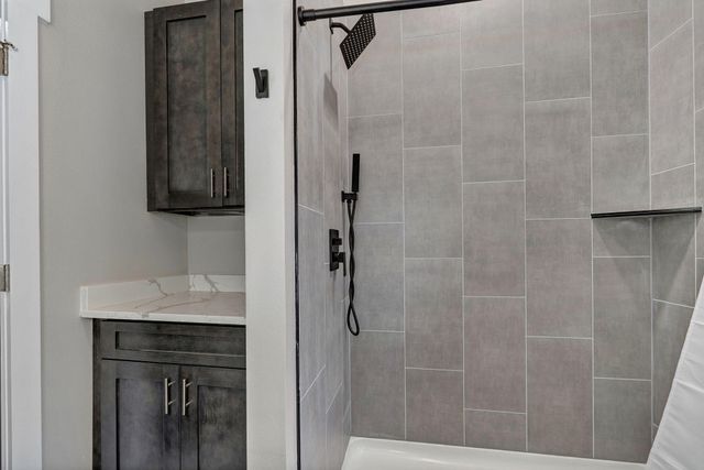 348 W Monarchwood Drive, Nixa, MO 65714