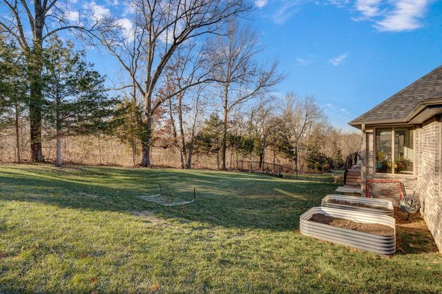 348 W Monarchwood Drive, Nixa, MO 65714