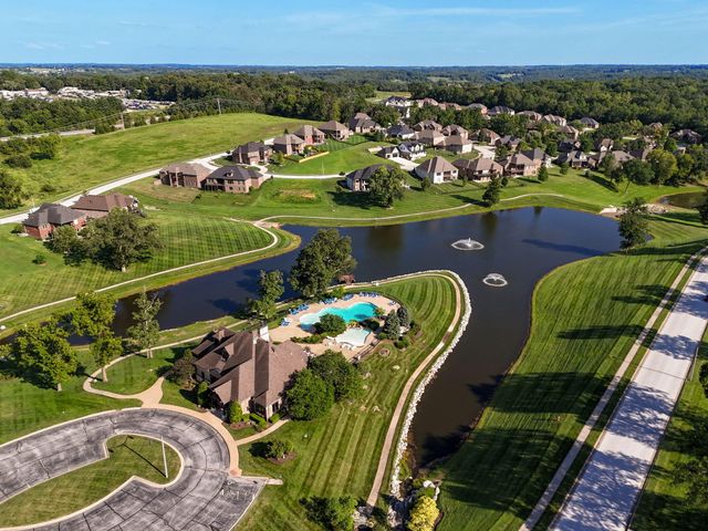 348 W Monarchwood Drive, Nixa, MO 65714