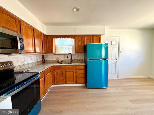 30 JEFFERSON ST, Riverside, NJ 08075