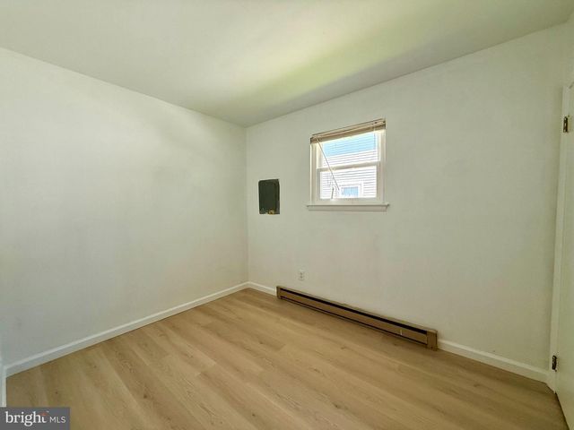30 JEFFERSON ST, Riverside, NJ 08075