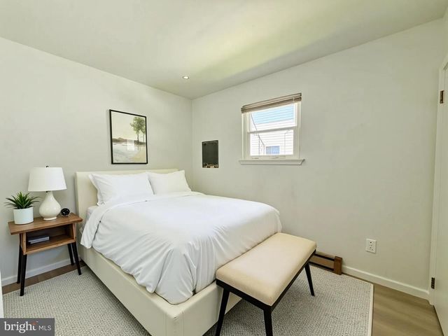 30 JEFFERSON ST, Riverside, NJ 08075