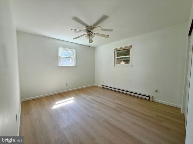 30 JEFFERSON ST, Riverside, NJ 08075
