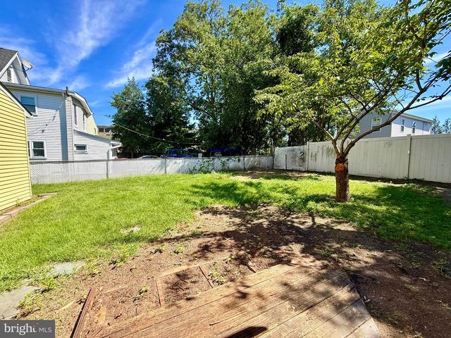30 JEFFERSON ST, Riverside, NJ 08075