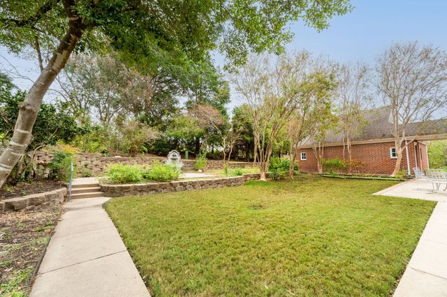 23 Lakeway Drive, Heath, TX 75032