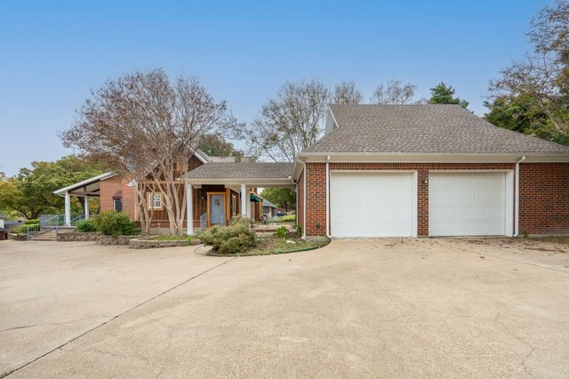 23 Lakeway Drive, Heath, TX 75032