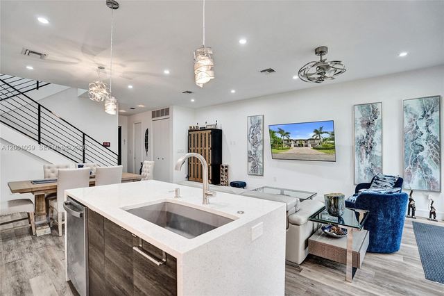 10533 NW 28th Ct, Coral Springs, FL 33065