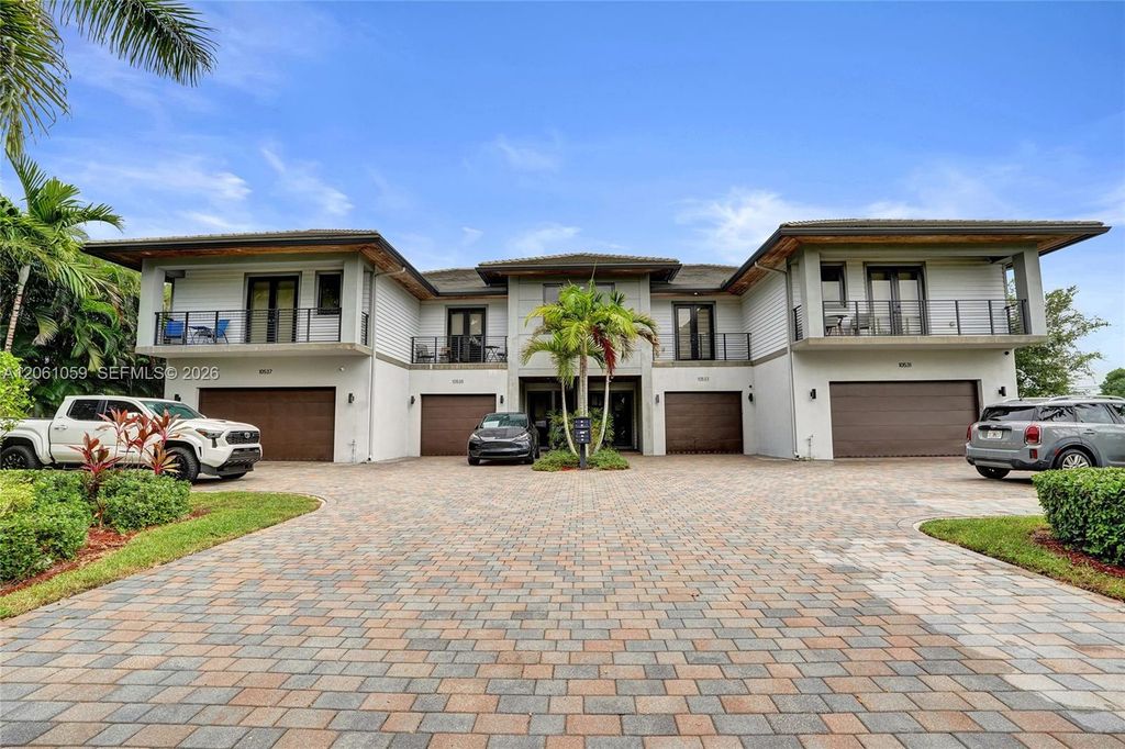 10533 NW 28th Ct, Coral Springs, FL 33065