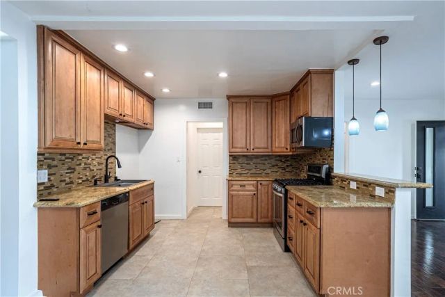 7965 Quimby Ave., West Hills, CA 91304
