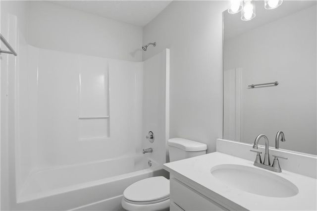 5798 Creekside Drive, Rex, GA 30273