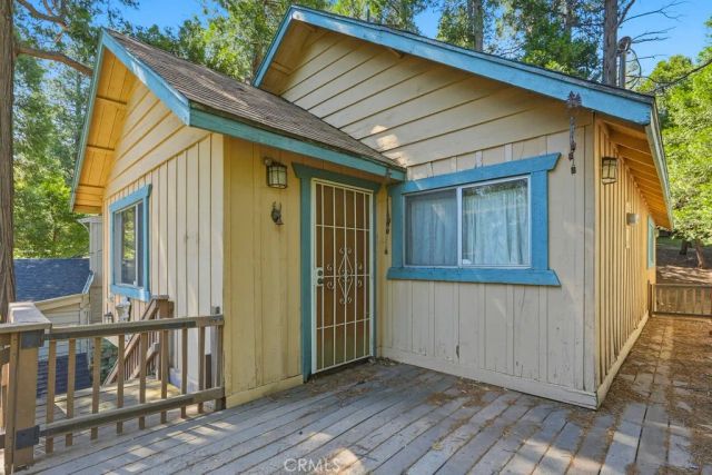 23807 Wildwood, Crestline, CA 92325