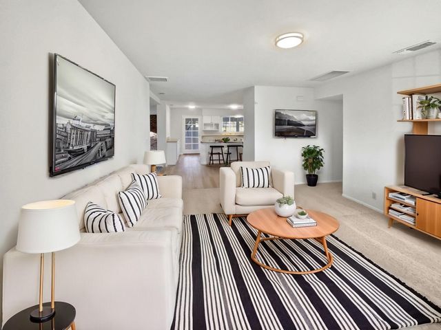 2524 Las Casas Way, Rancho Cordova, CA 95670