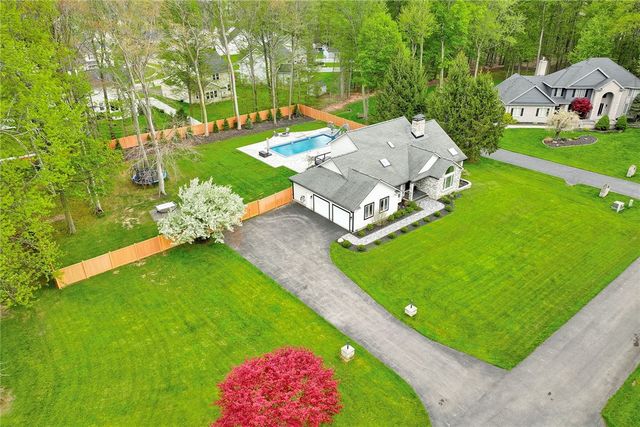 17 Crossbow Drive, Penfield, NY 14526