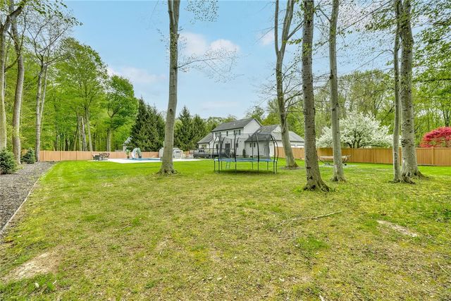 17 Crossbow Drive, Penfield, NY 14526
