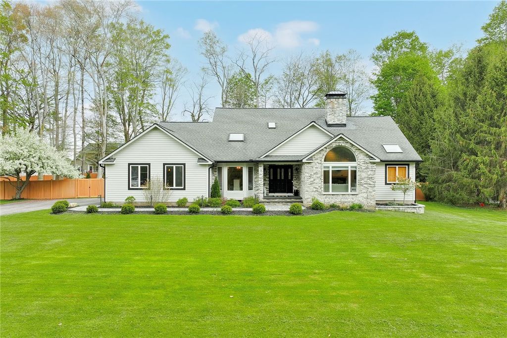 17 Crossbow Drive, Penfield, NY 14526