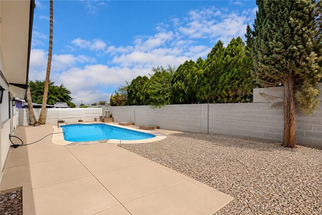 717 Palmhurst Drive, Las Vegas, NV 89145