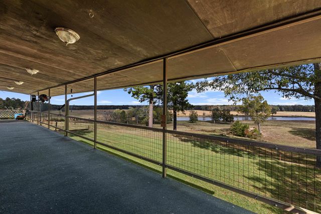 330 PR 691, Beckville, TX 75631