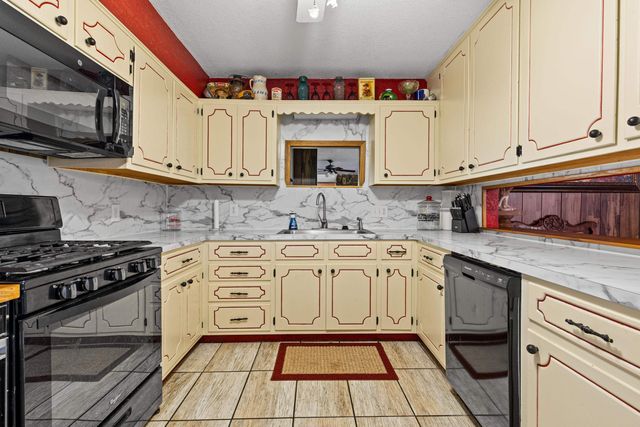 330 PR 691, Beckville, TX 75631