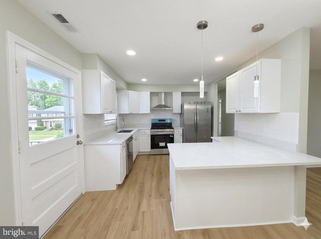 5001 IROQUOIS ST, College Park, MD 20740