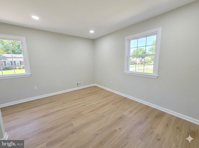 5001 IROQUOIS ST, College Park, MD 20740