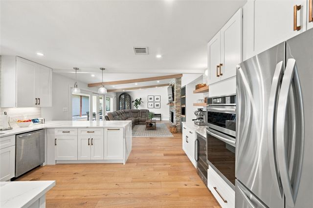 10823 Chimney Rock Road, Houston, TX 77096