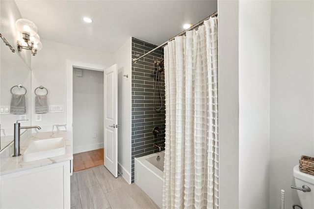 10823 Chimney Rock Road, Houston, TX 77096