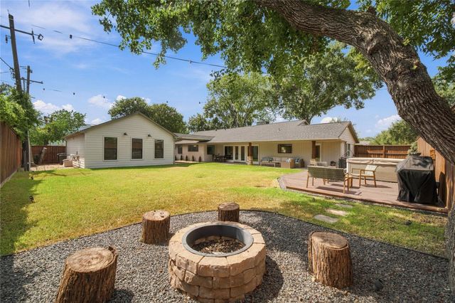 10823 Chimney Rock Road, Houston, TX 77096